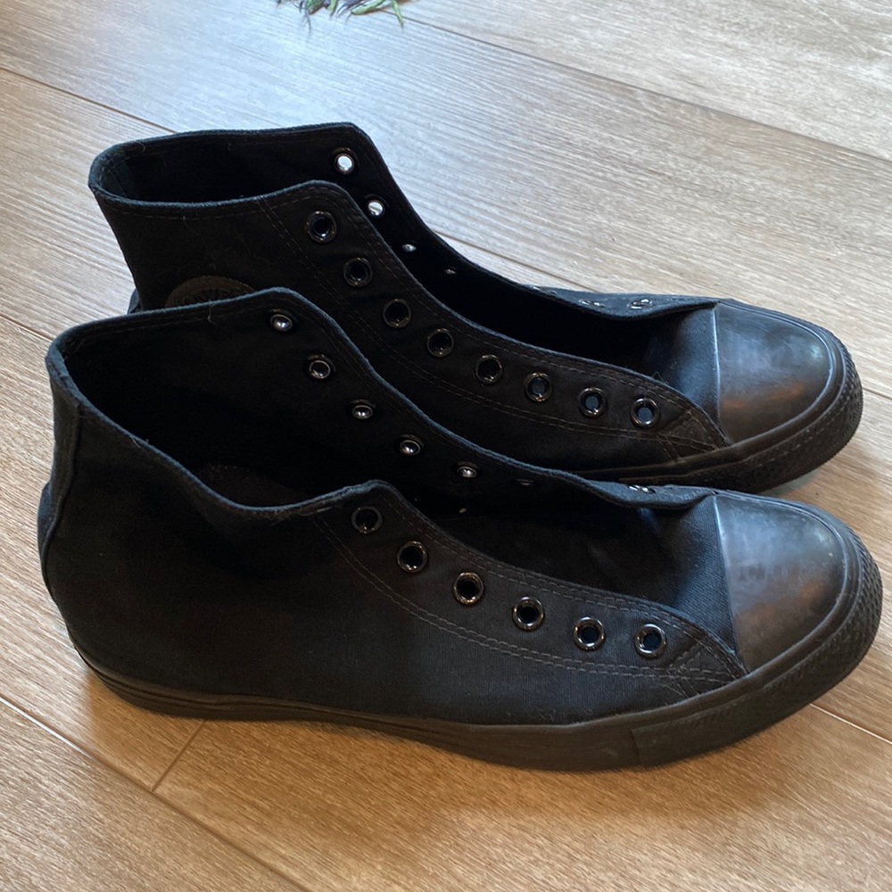 All Black Converse High Tops Mens Sz 9/Womens Sz 11